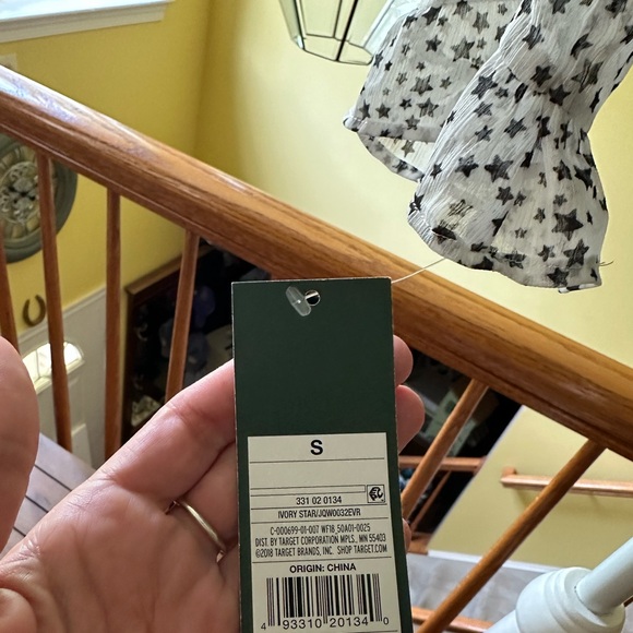 Sheer flowy star top NWT - Picture 5 of 7